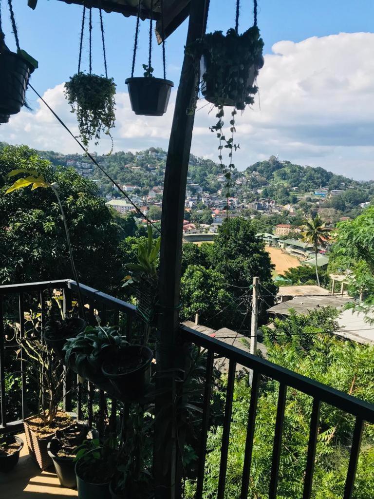 S V Homestay Κάντι Εξωτερικό φωτογραφία